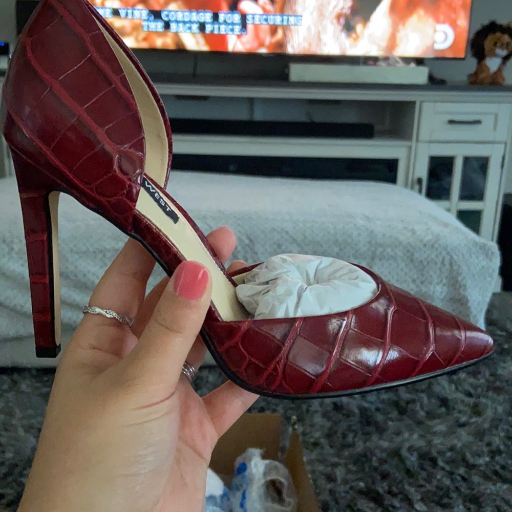 Nine West Dark Red Texture
